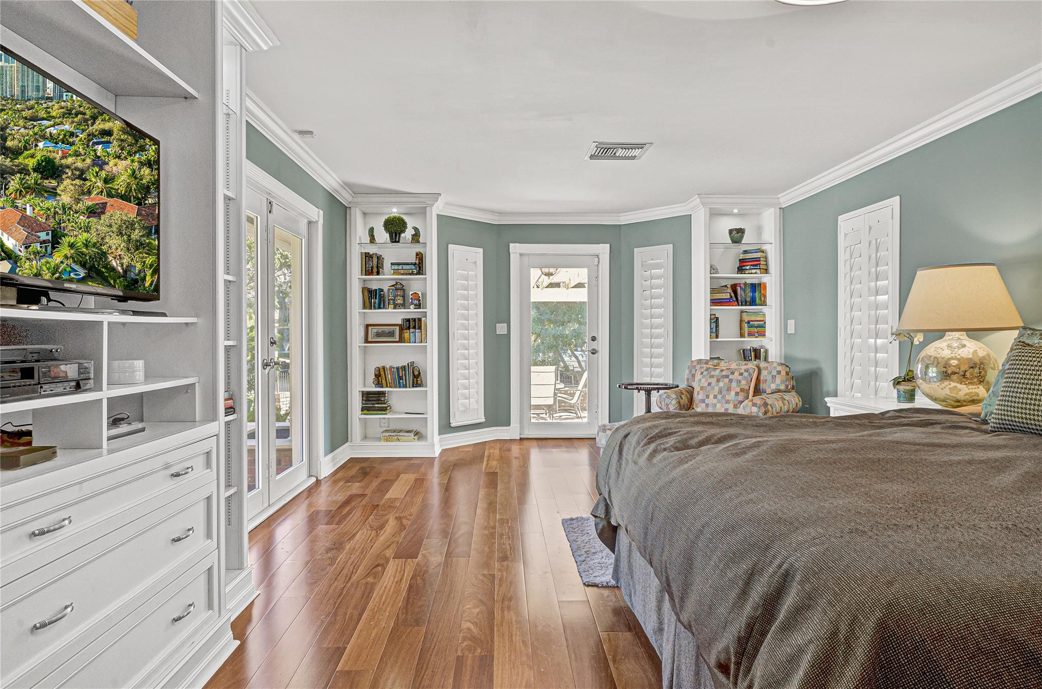 1241 N Rio Vista Boulevard