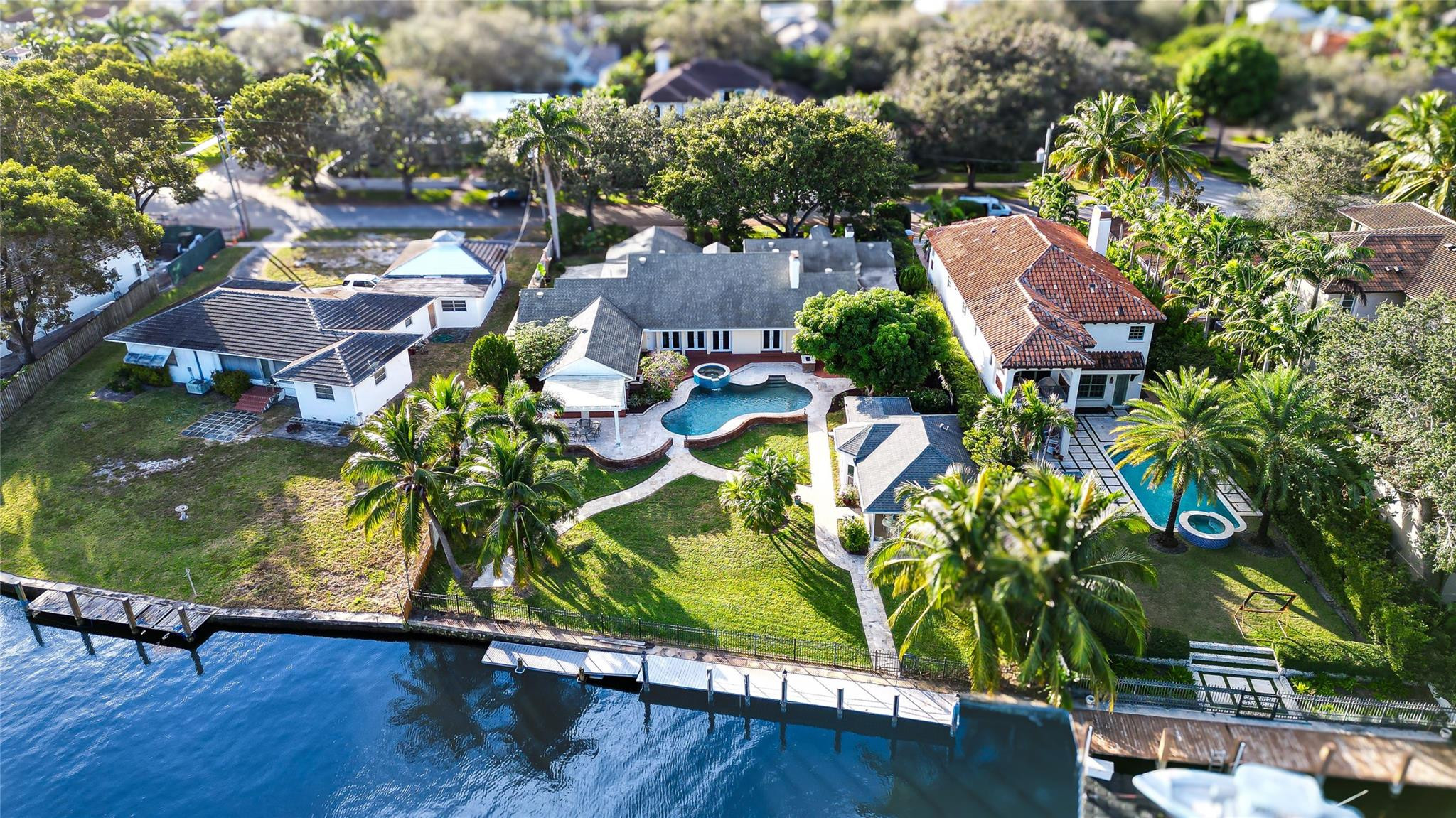 1241 N Rio Vista Boulevard