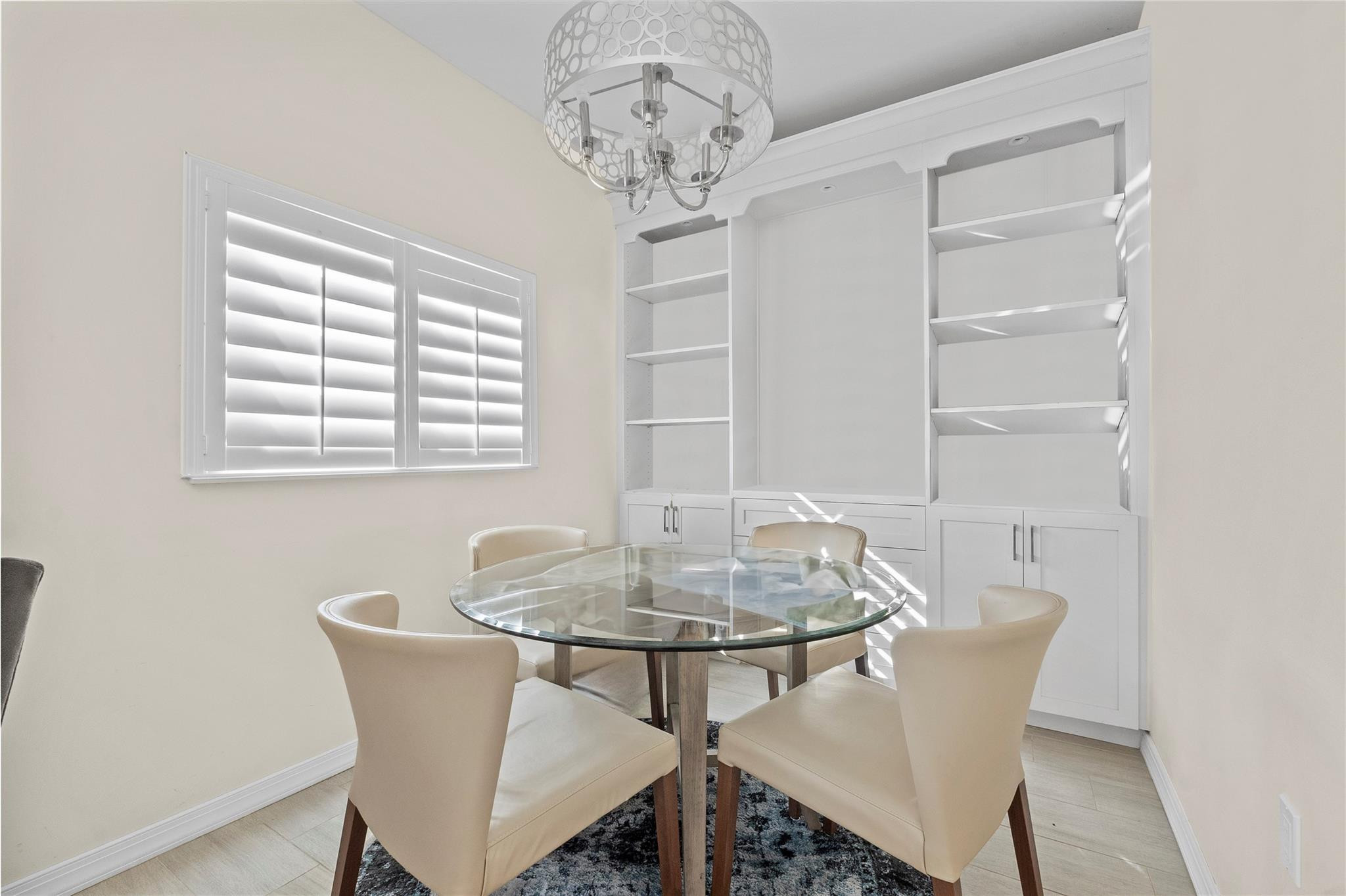 1241 N Rio Vista Boulevard