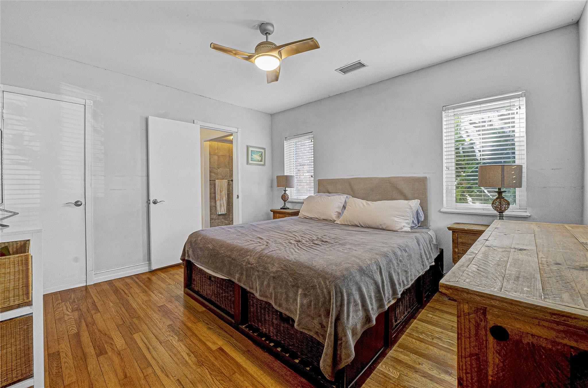 1241 N Rio Vista Boulevard