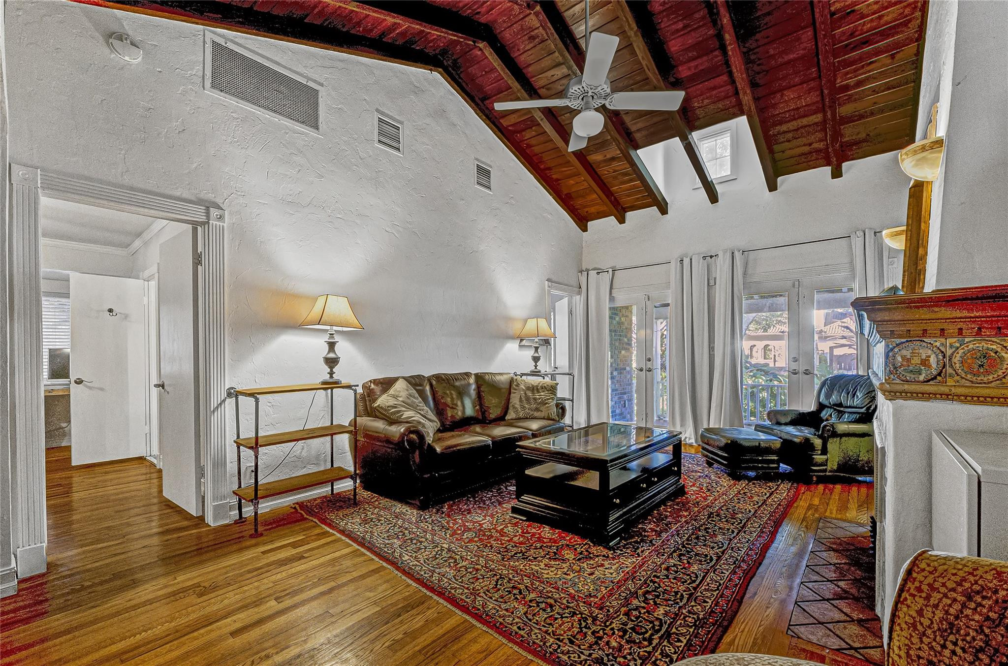 1241 N Rio Vista Boulevard