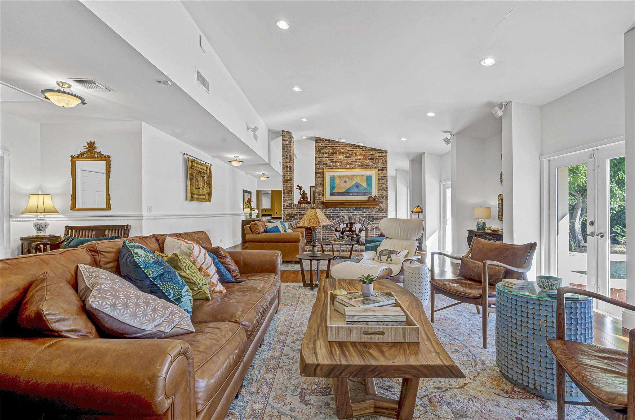 1241 N Rio Vista Boulevard