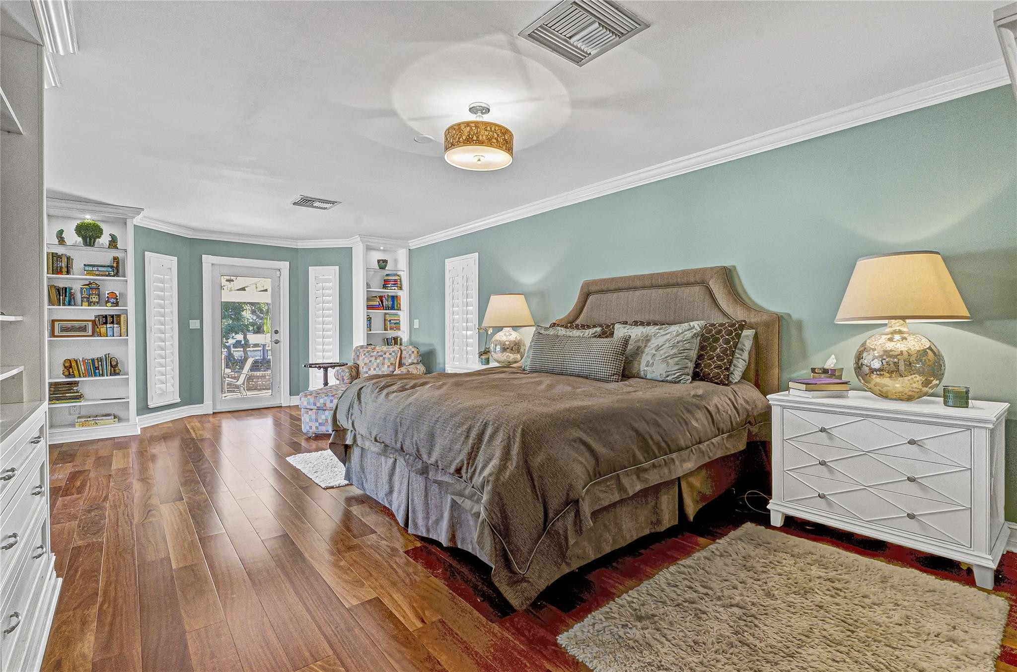 1241 N Rio Vista Boulevard