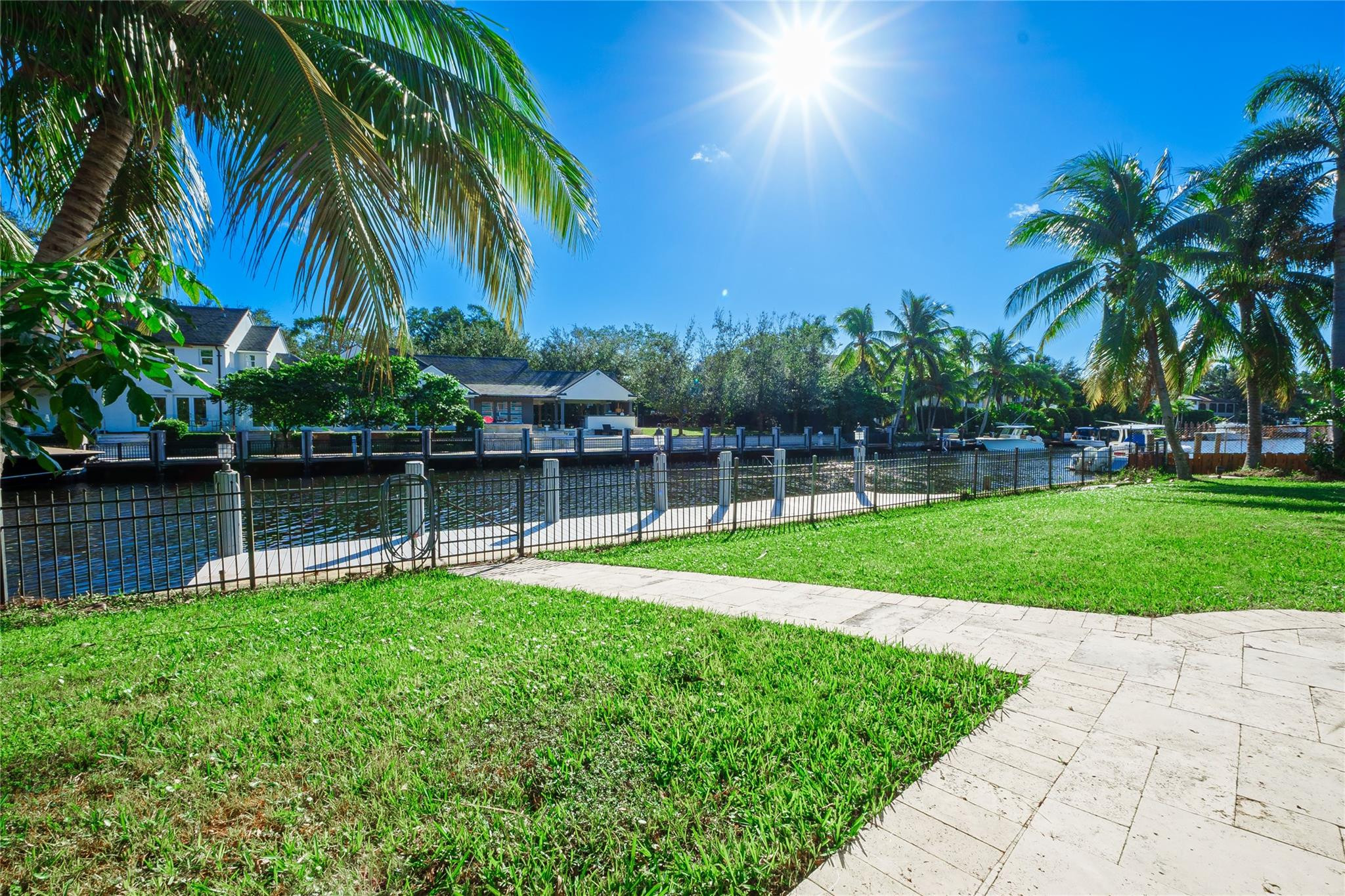 1241 N Rio Vista Boulevard