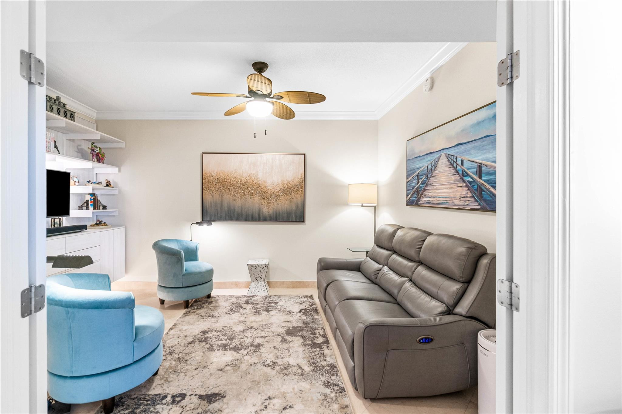 100 S Birch Road 904