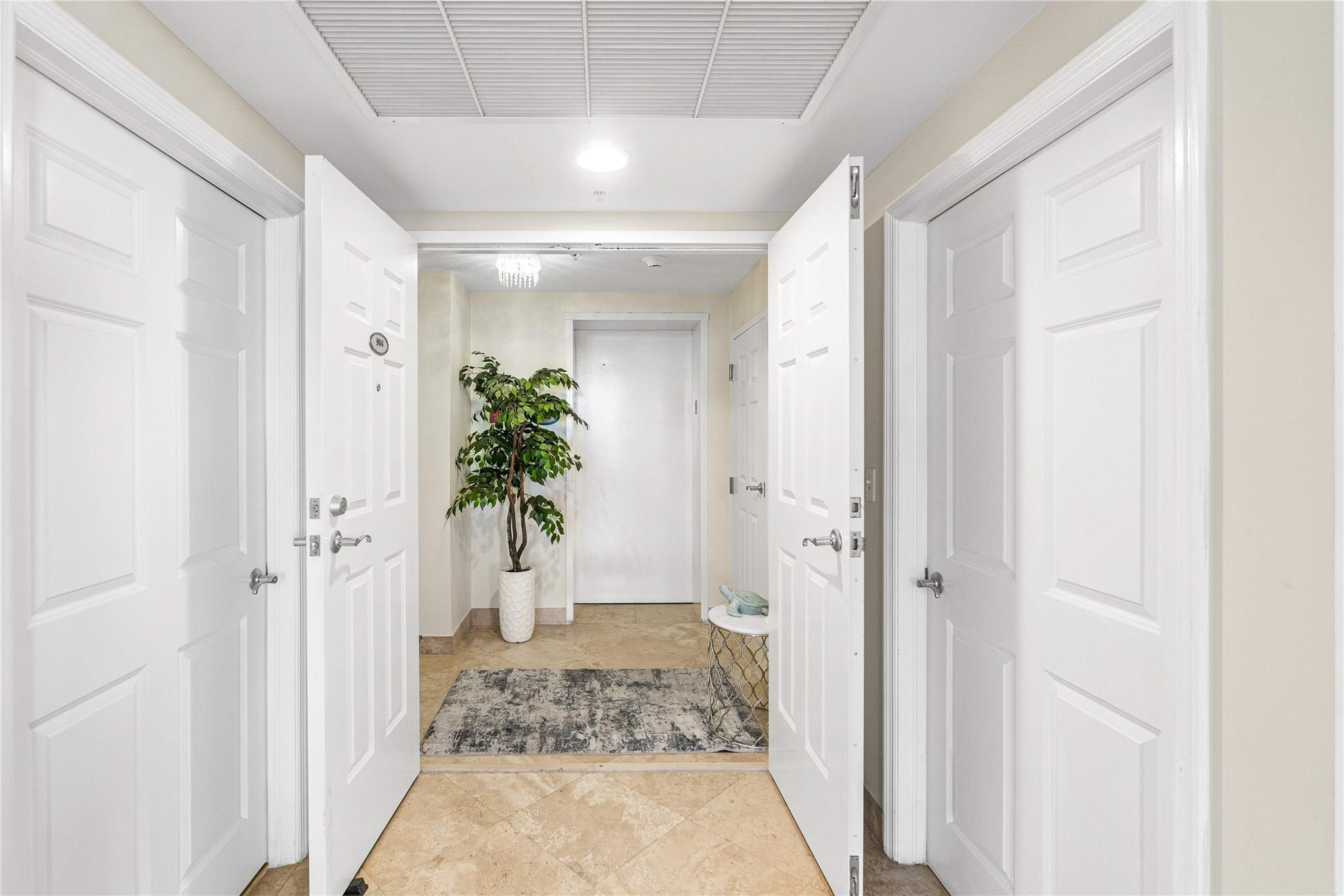 100 S Birch Road 904