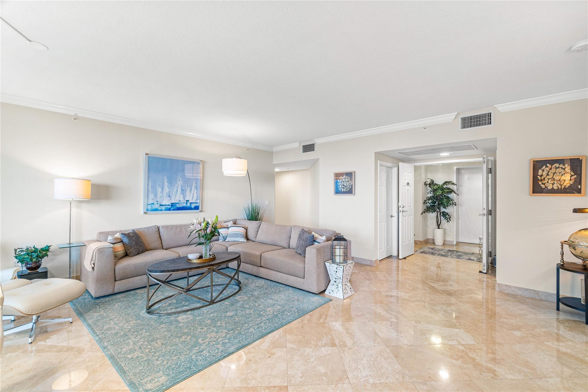 100 S Birch Road 904