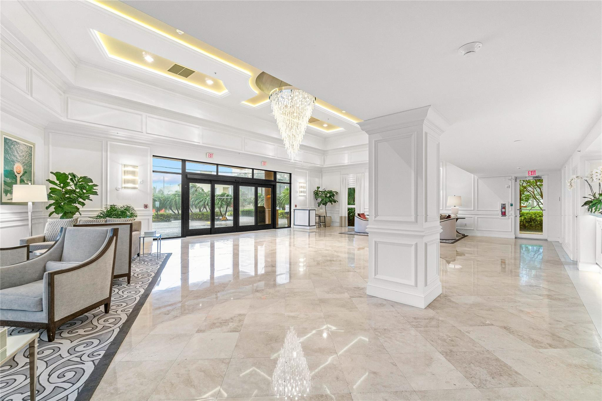 100 S Birch Road 904