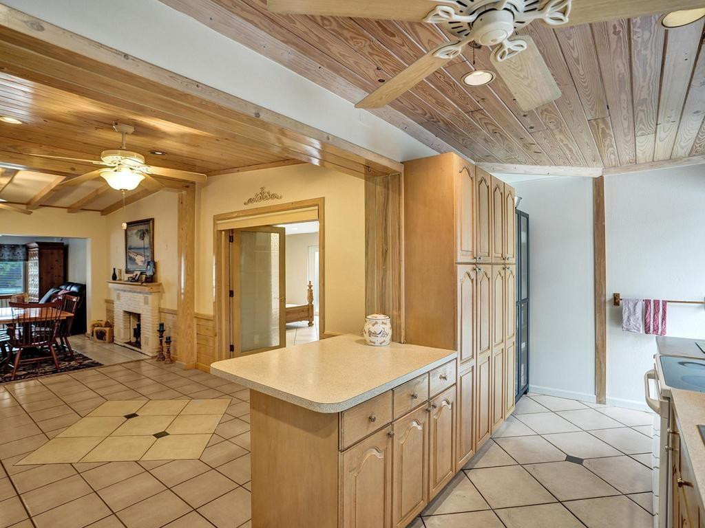1813 SW 14th Court