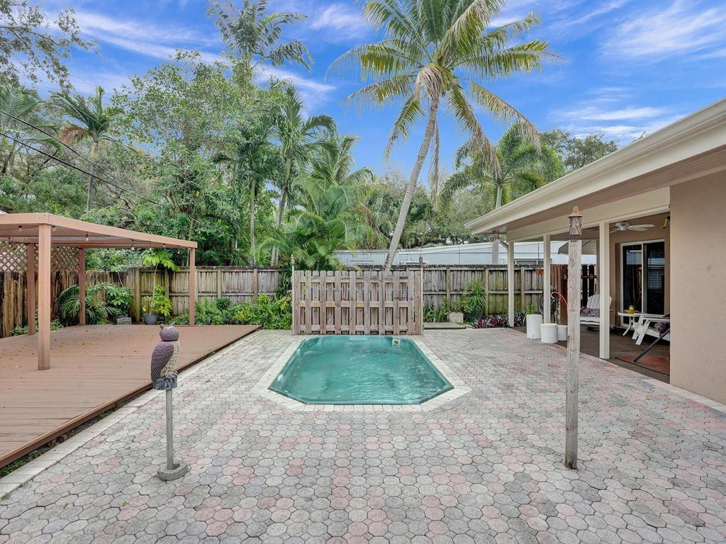 1813 SW 14th Court