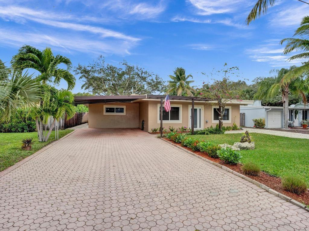 1813 SW 14th Court
