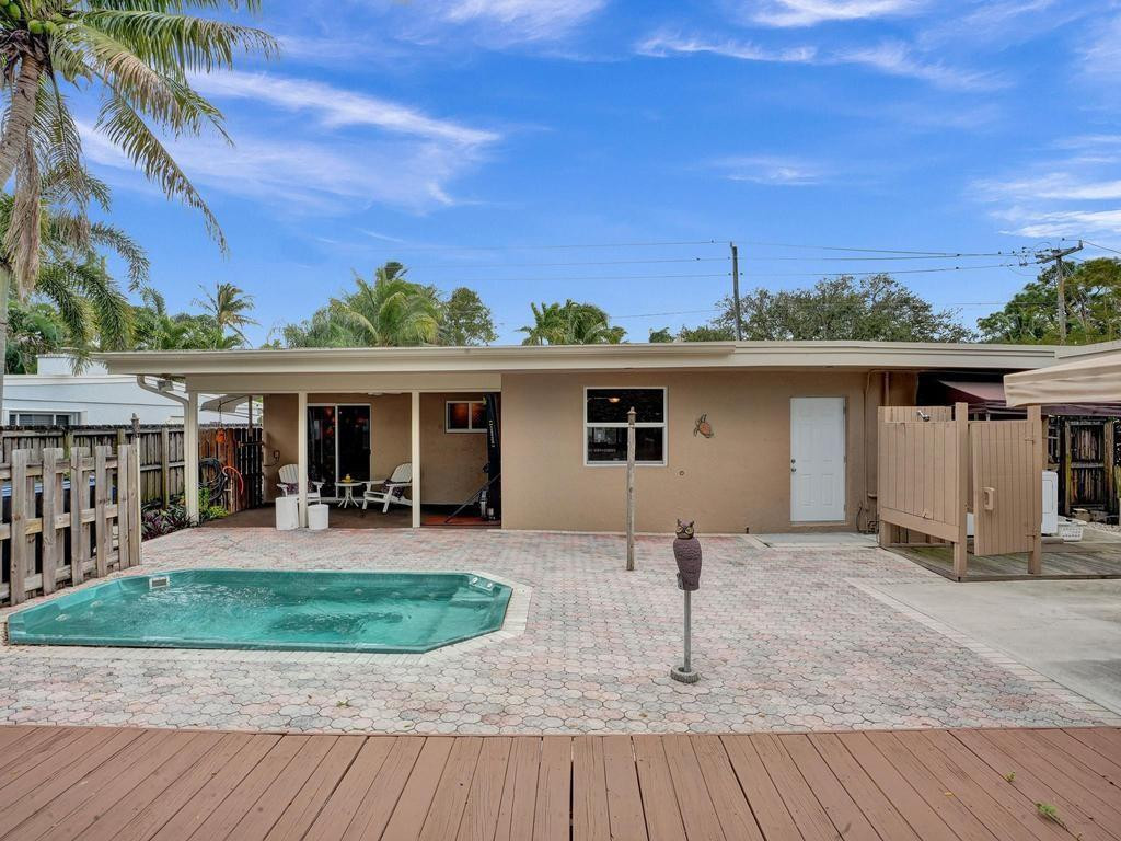 1813 SW 14th Court