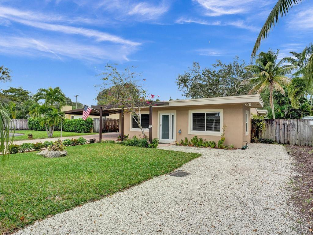 1813 SW 14th Court