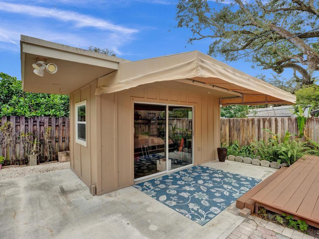 1813 SW 14th Court