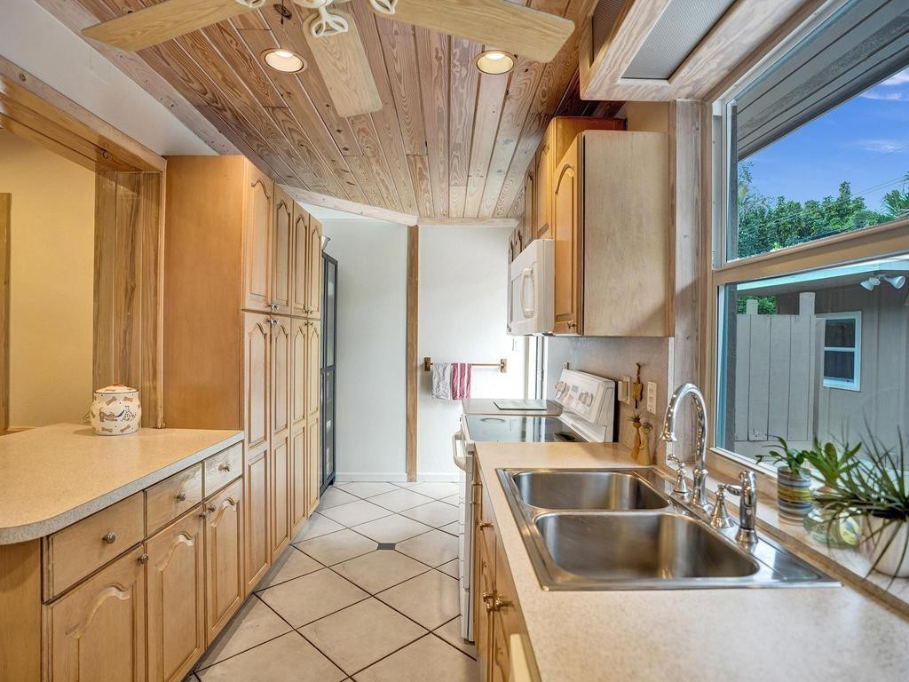 1813 SW 14th Court