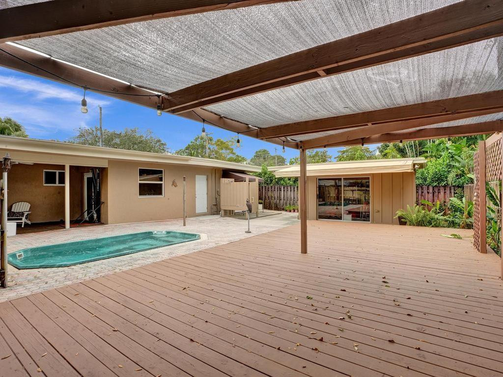 1813 SW 14th Court