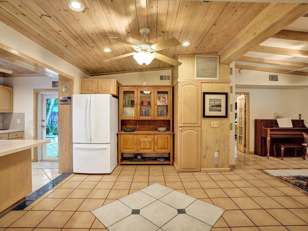 1813 SW 14th Court