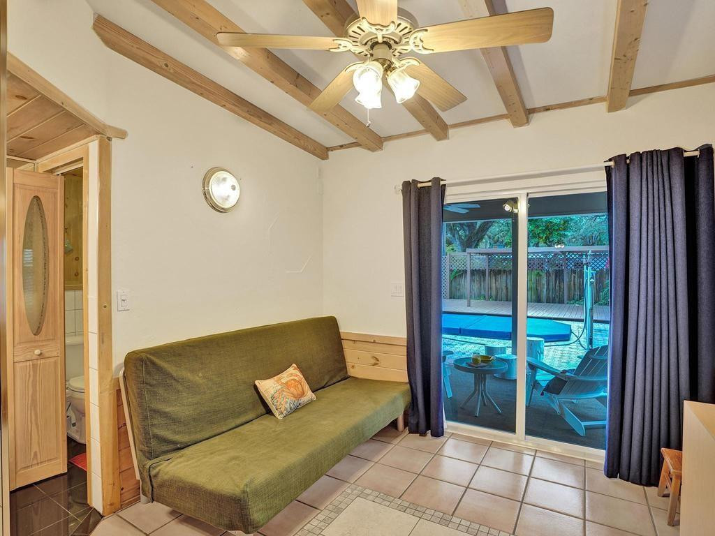 1813 SW 14th Court