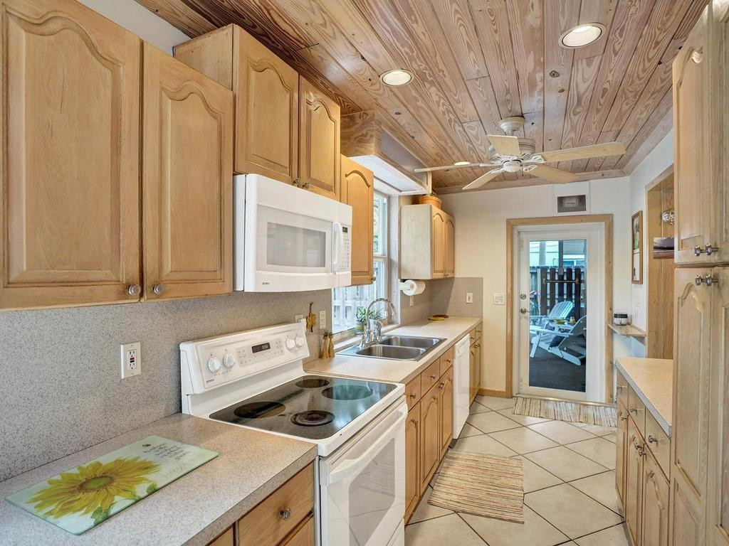 1813 SW 14th Court