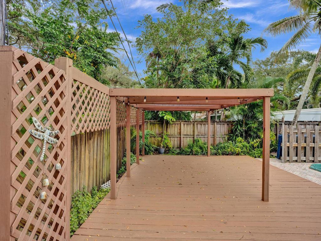 1813 SW 14th Court