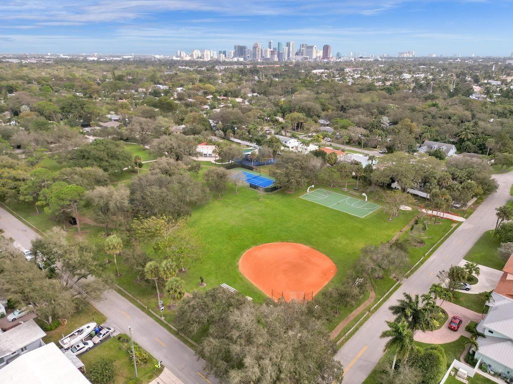1813 SW 14th Court