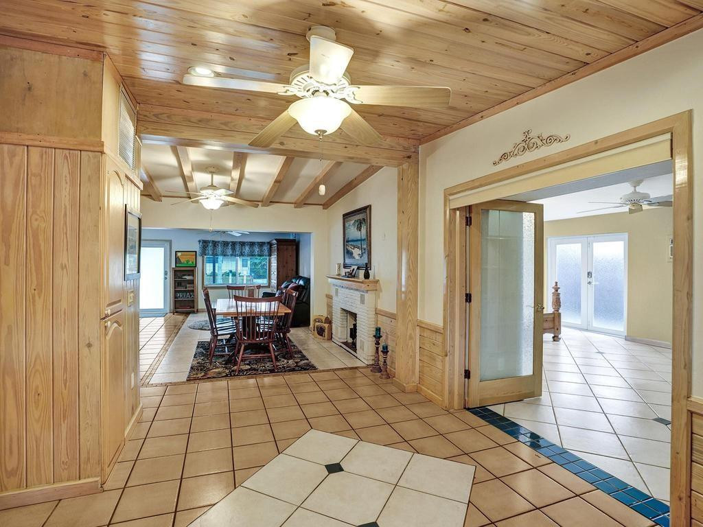 1813 SW 14th Court