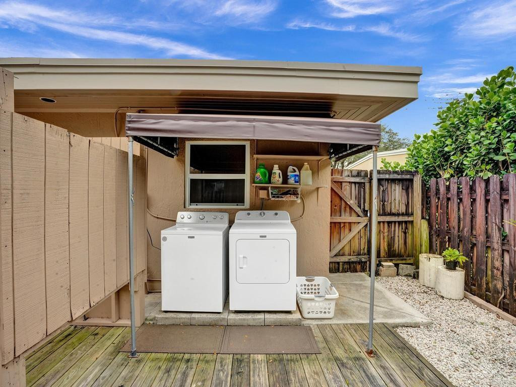 1813 SW 14th Court