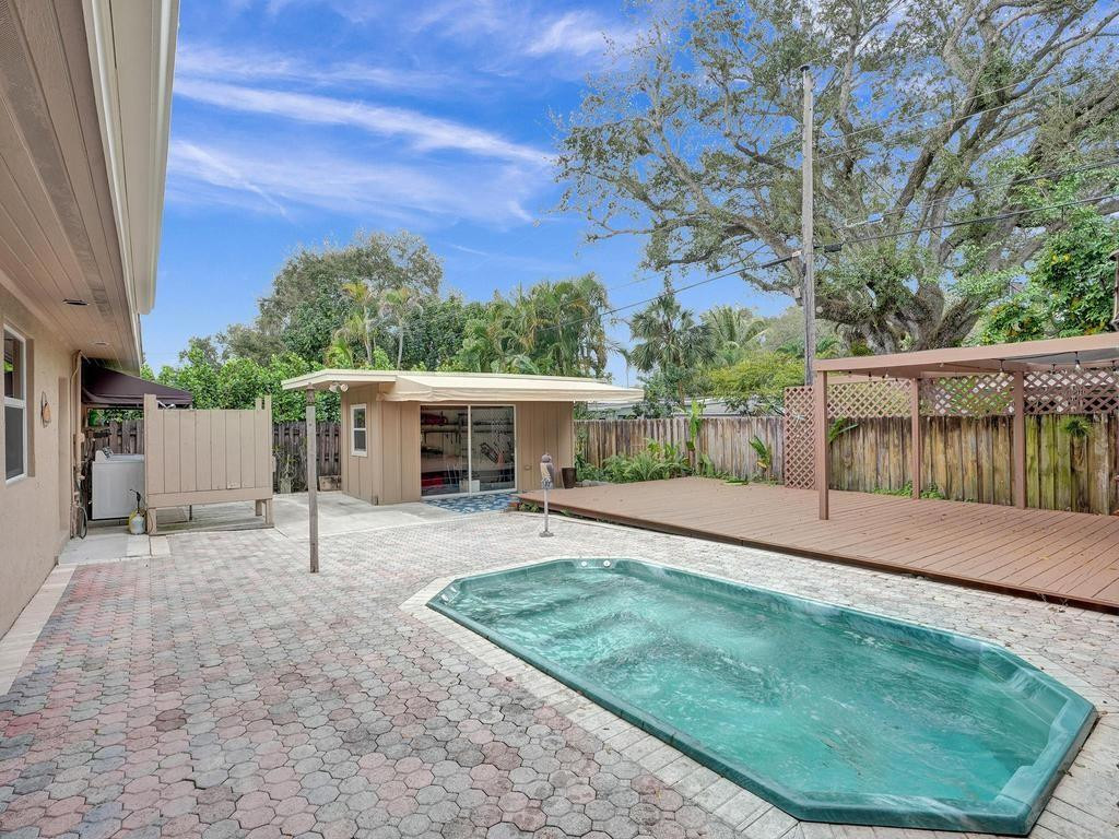 1813 SW 14th Court