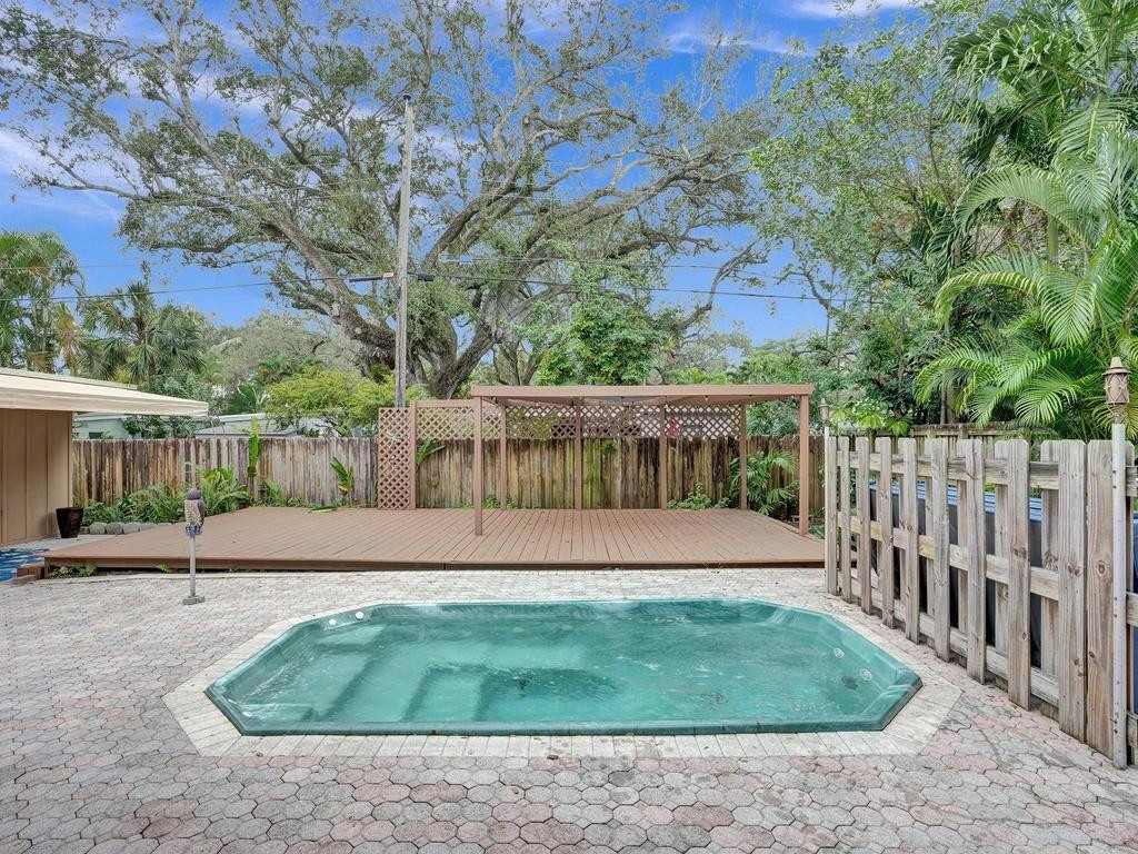 1813 SW 14th Court