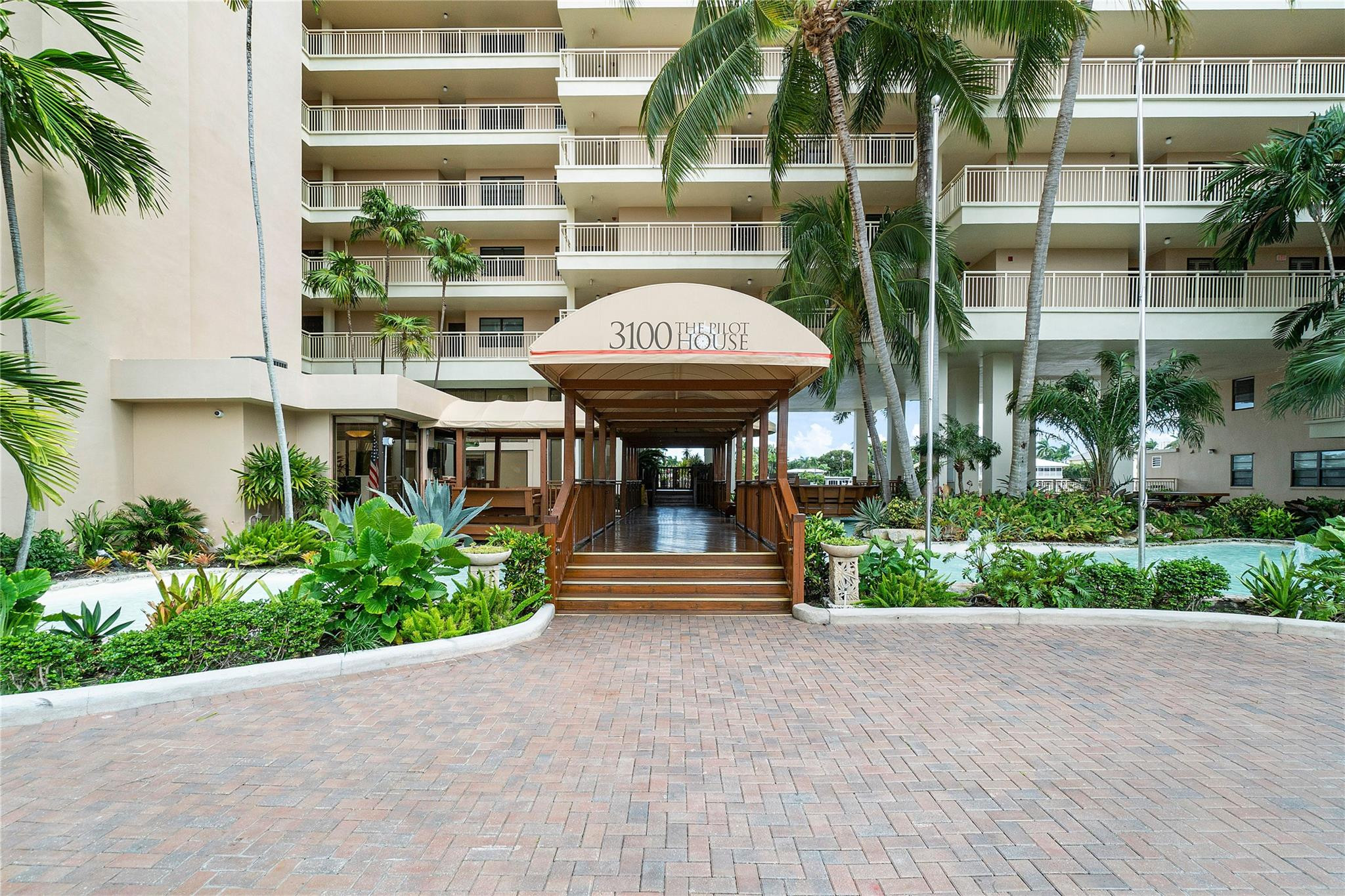3100 NE 48th Street 305