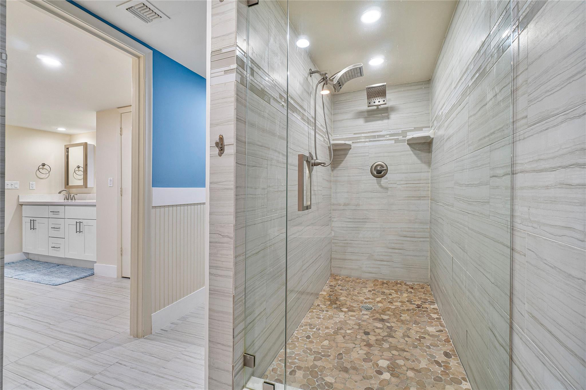3100 NE 48th Street 305