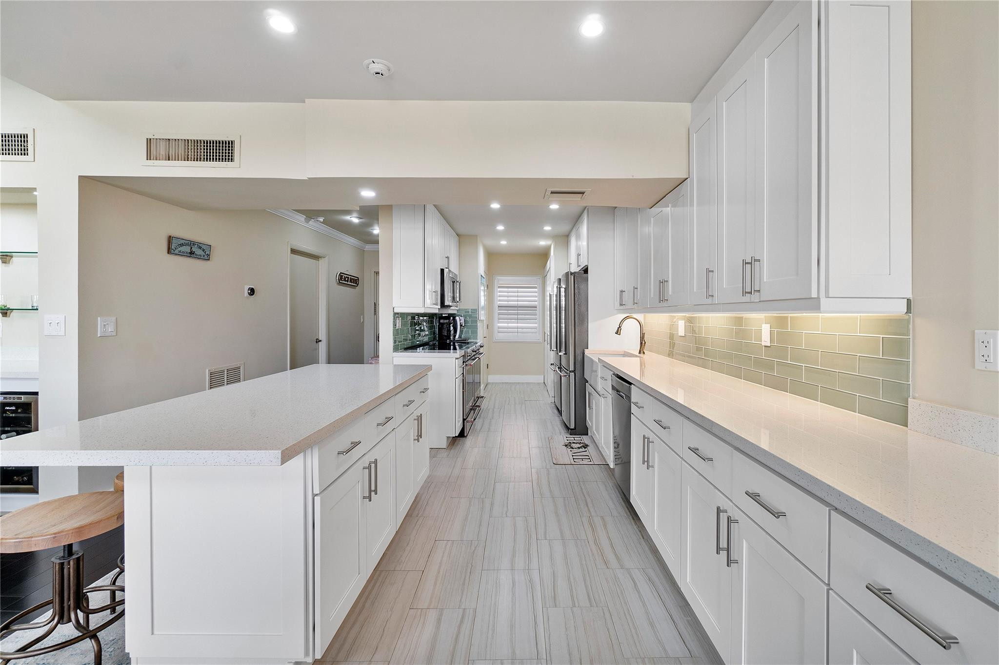 3100 NE 48th Street 305