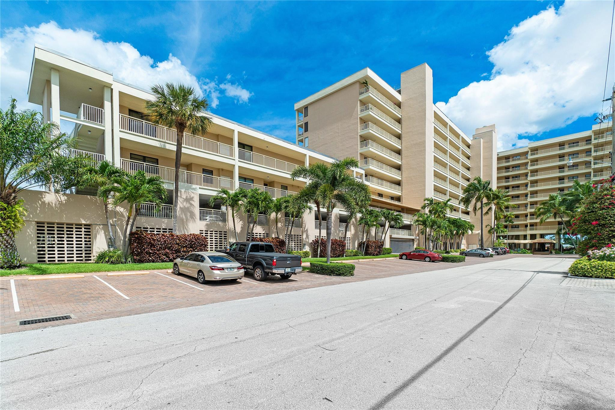 3100 NE 48th Street 305