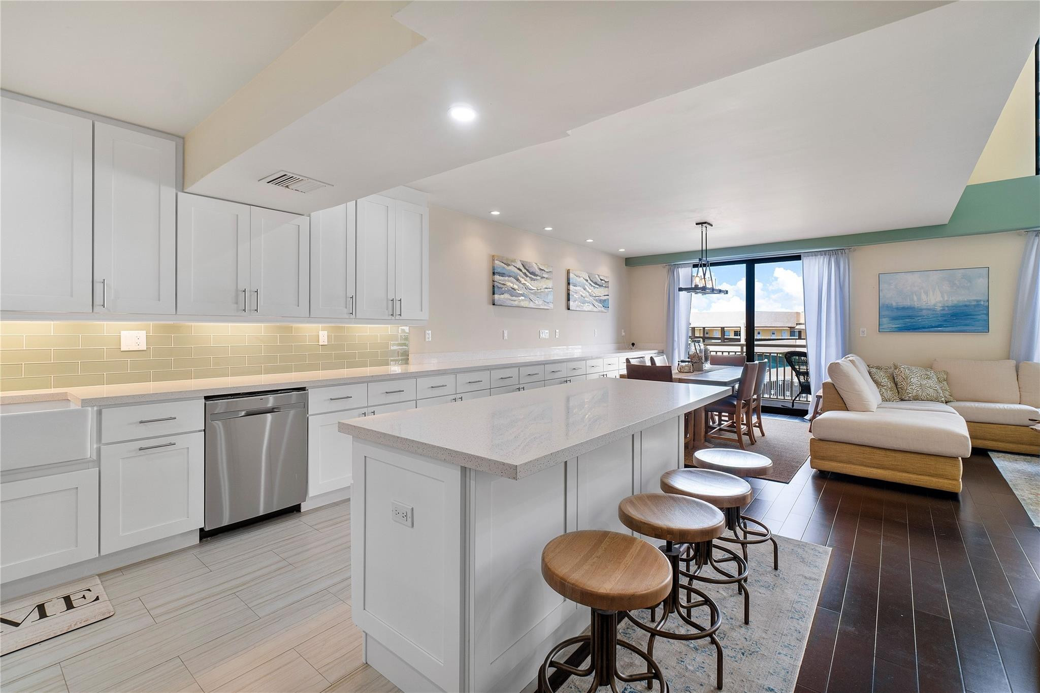 3100 NE 48th Street 305