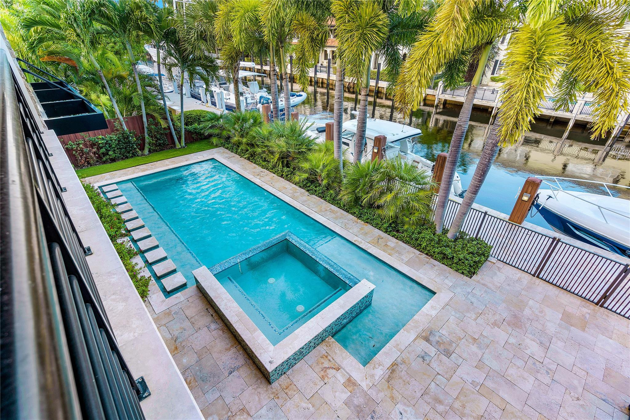 615 Royal Plaza Drive