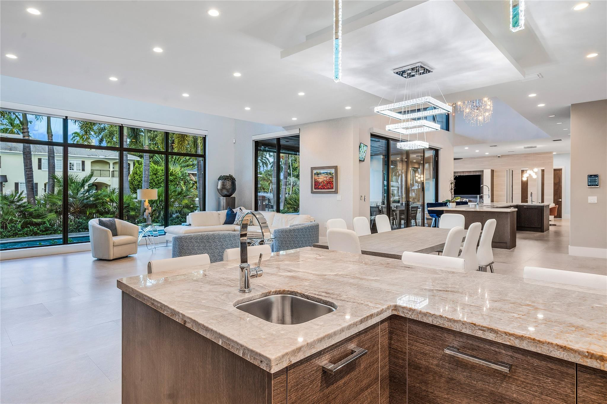 615 Royal Plaza Drive