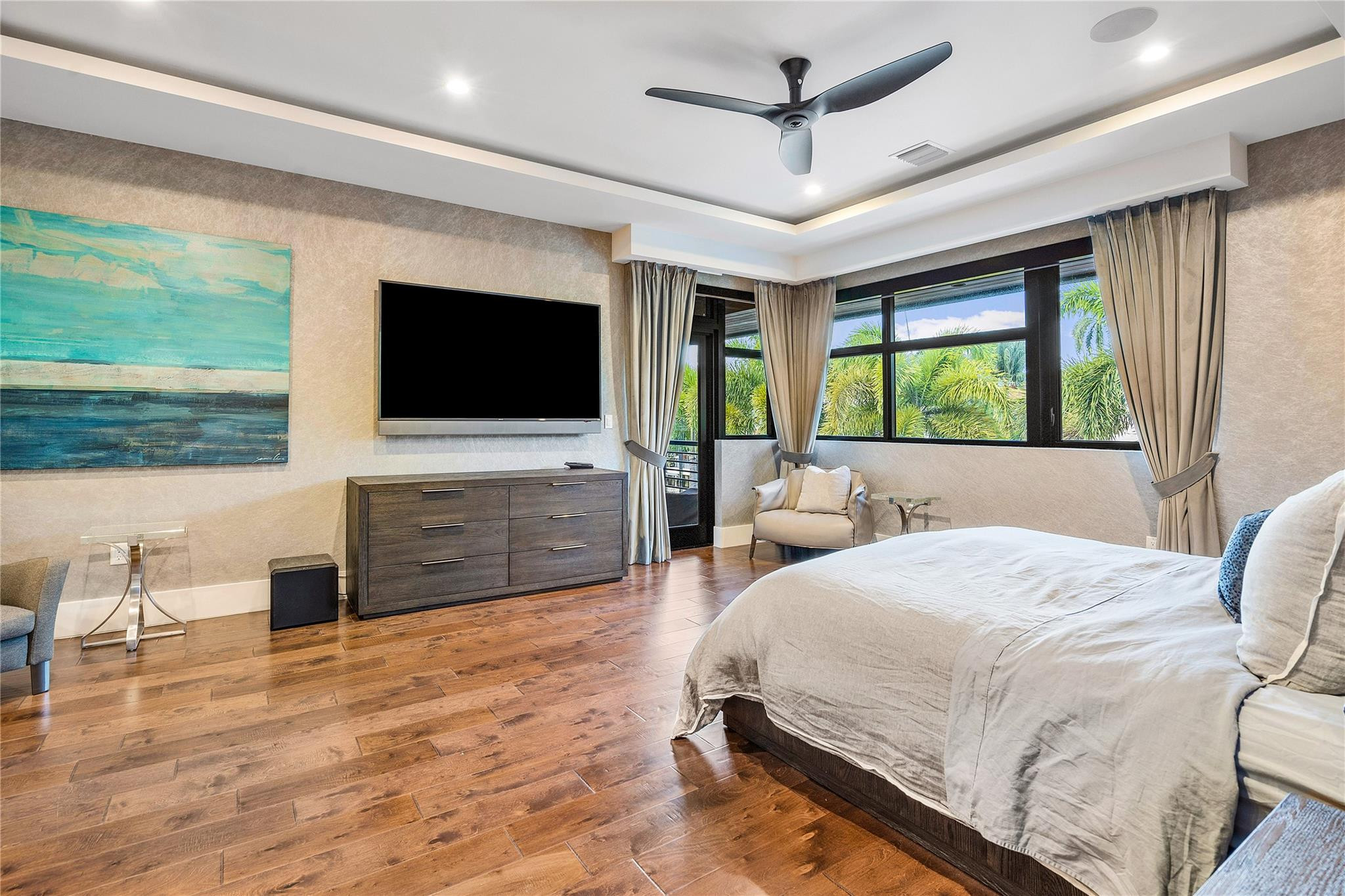 615 Royal Plaza Drive