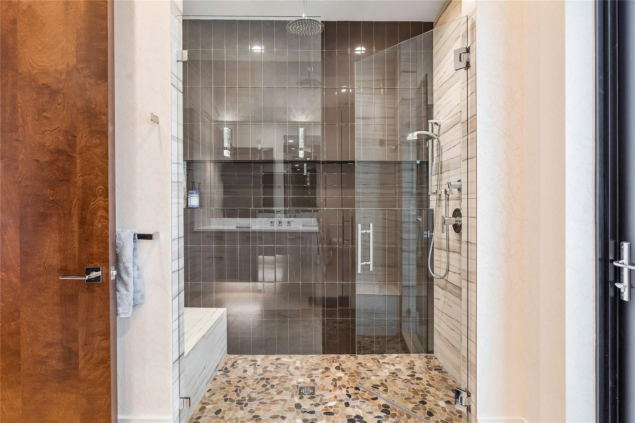 615 Royal Plaza Drive