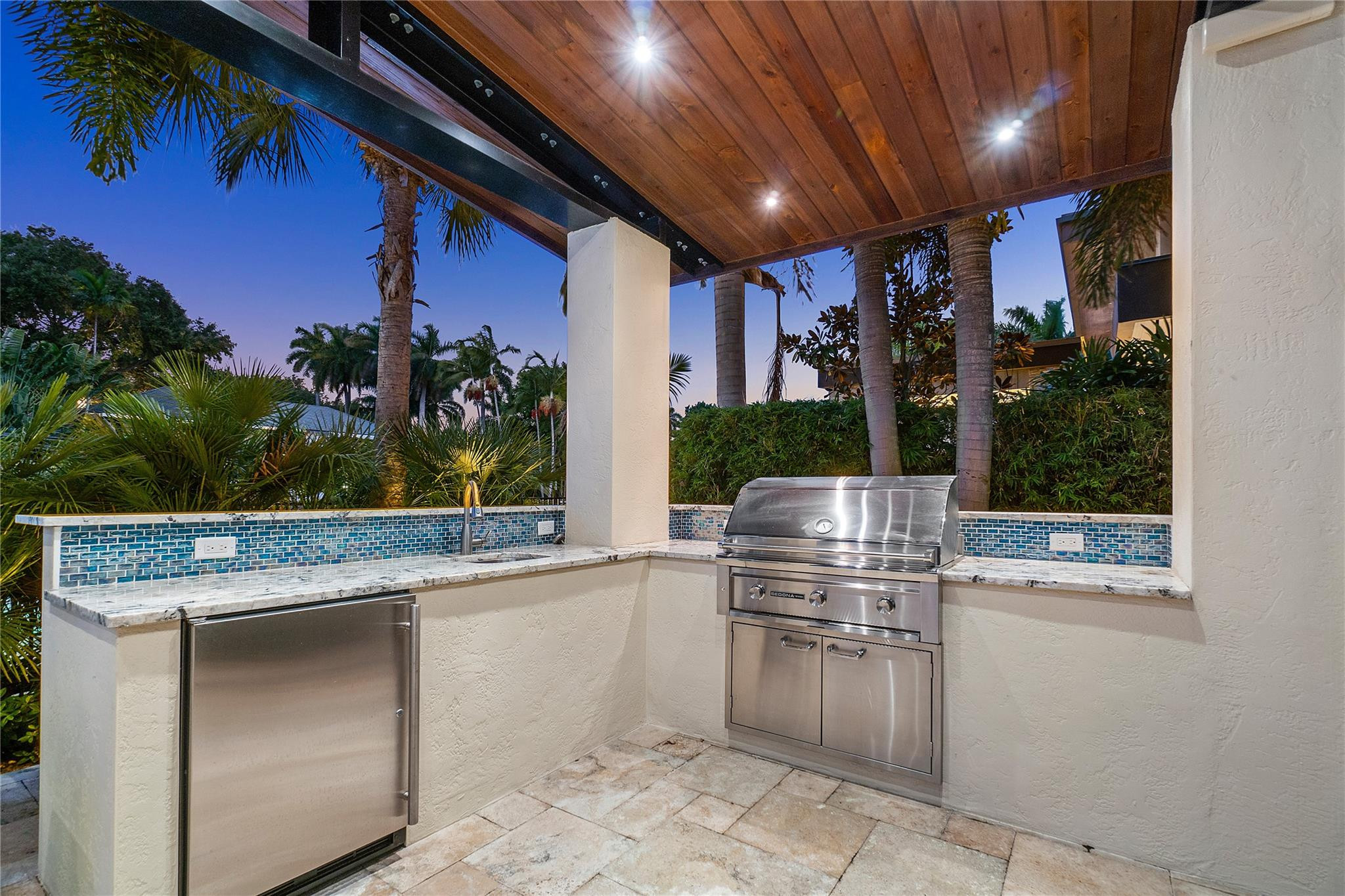 615 Royal Plaza Drive