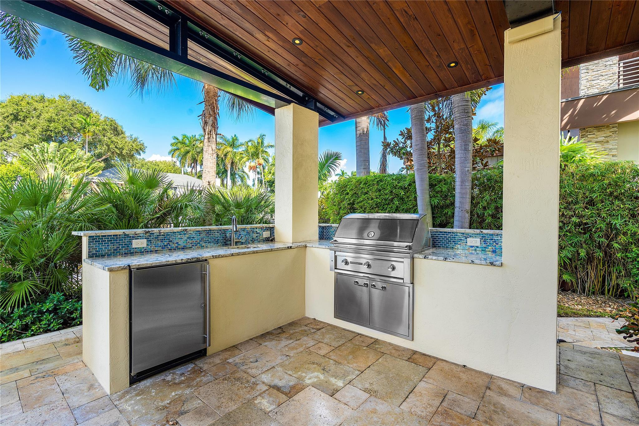 615 Royal Plaza Drive