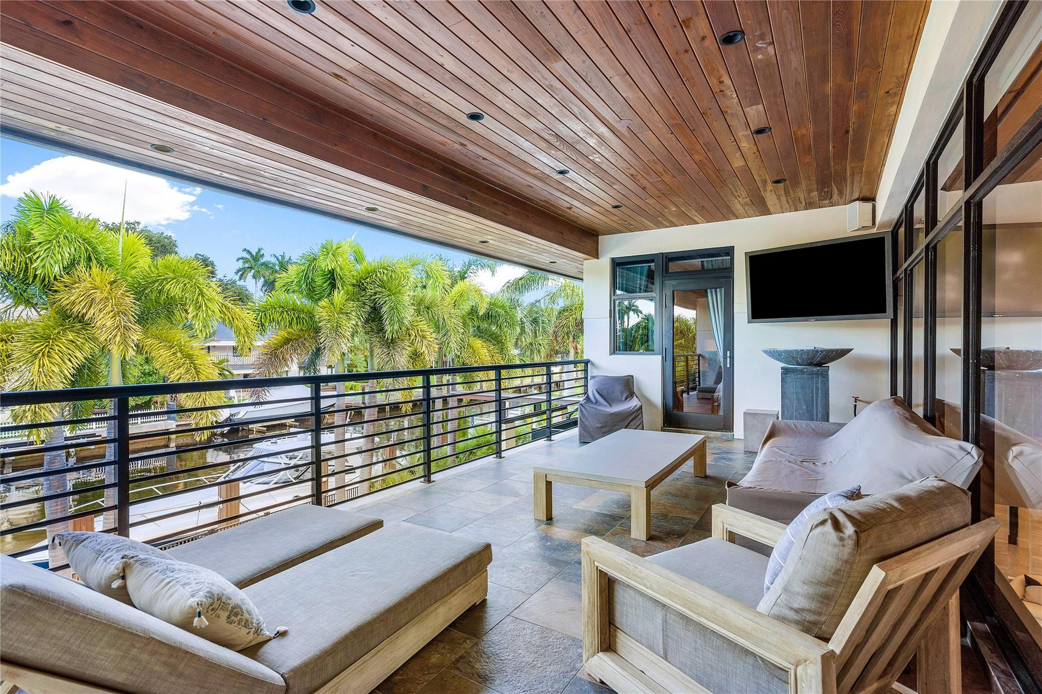 615 Royal Plaza Drive