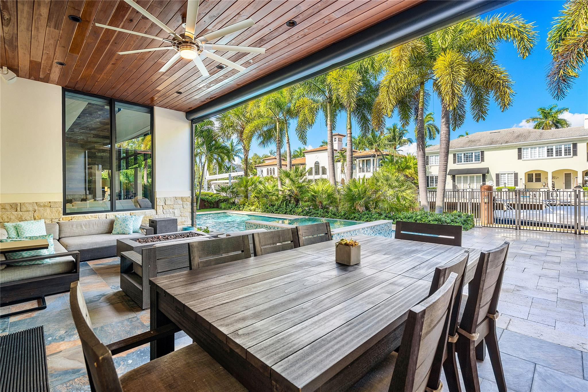 615 Royal Plaza Drive