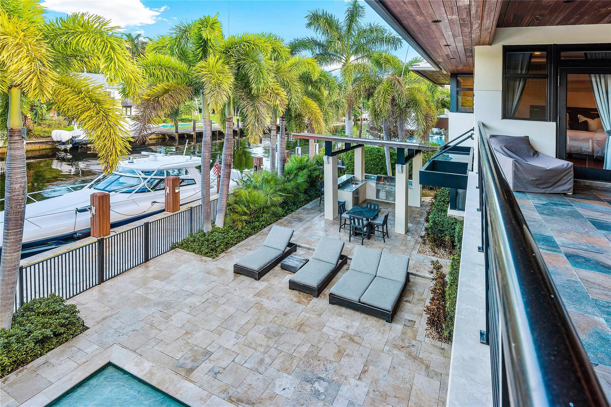 615 Royal Plaza Drive