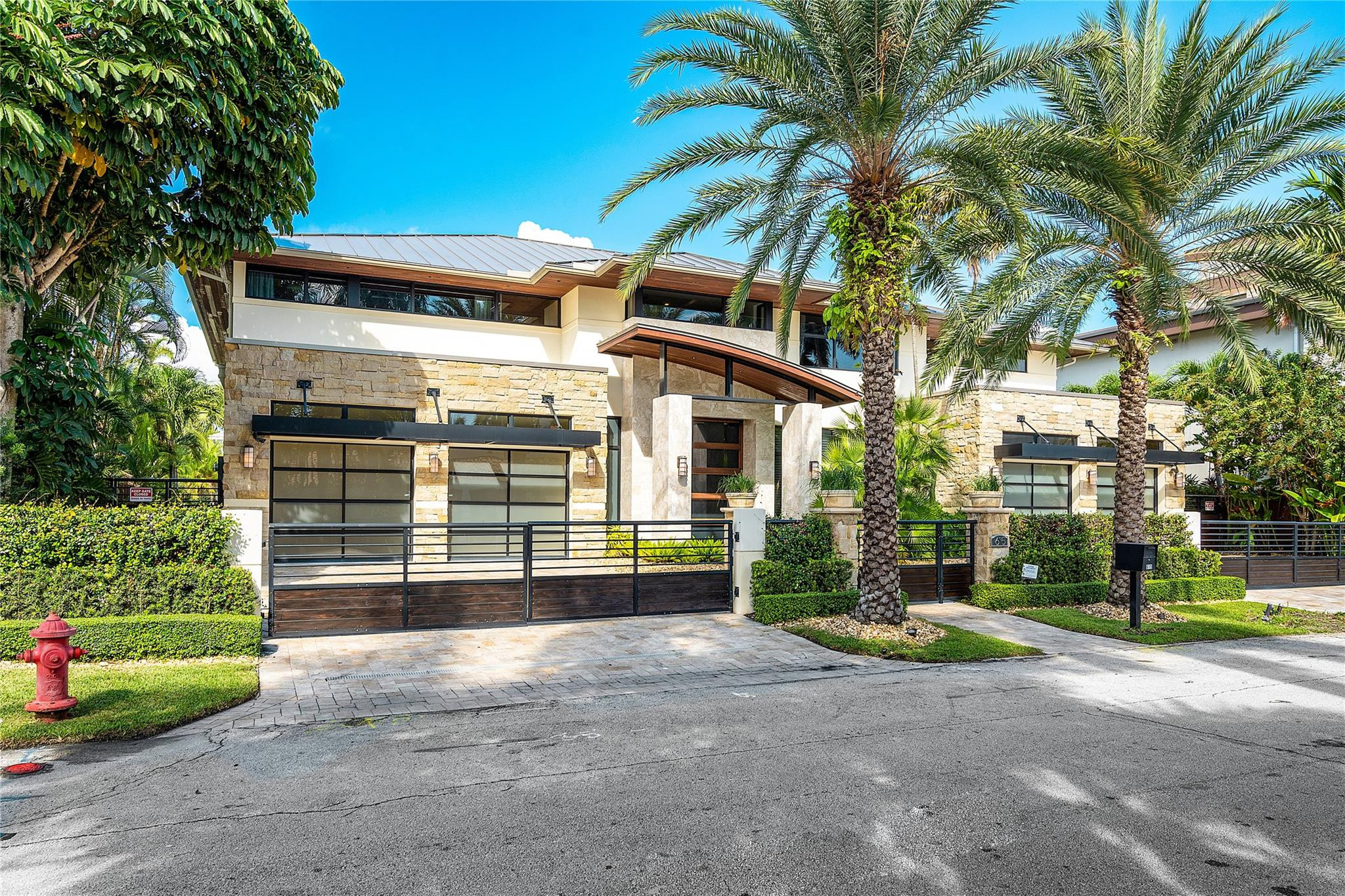 615 Royal Plaza Drive