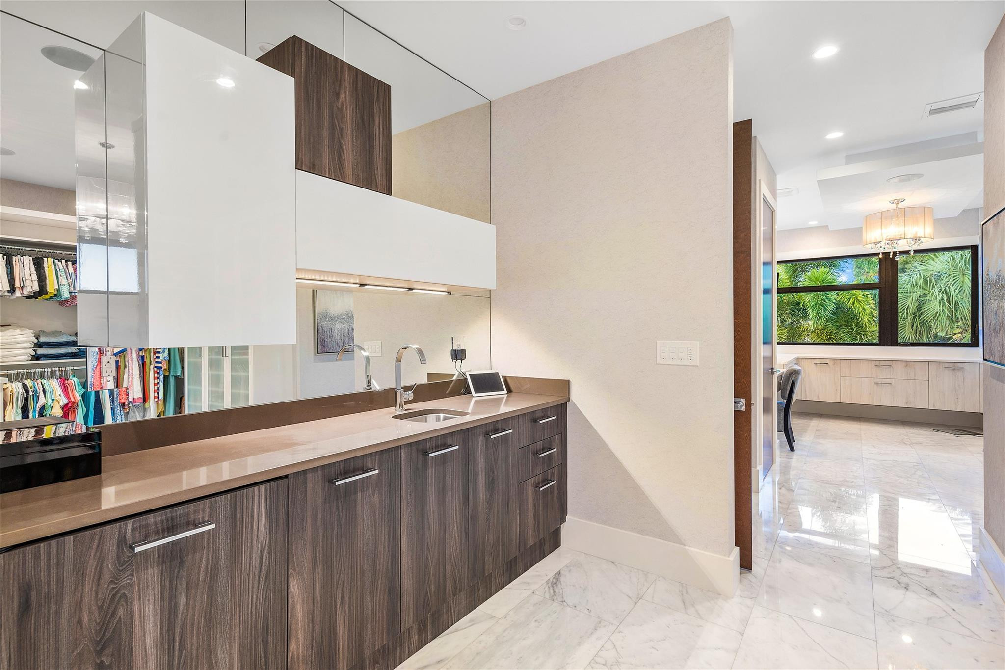 615 Royal Plaza Drive