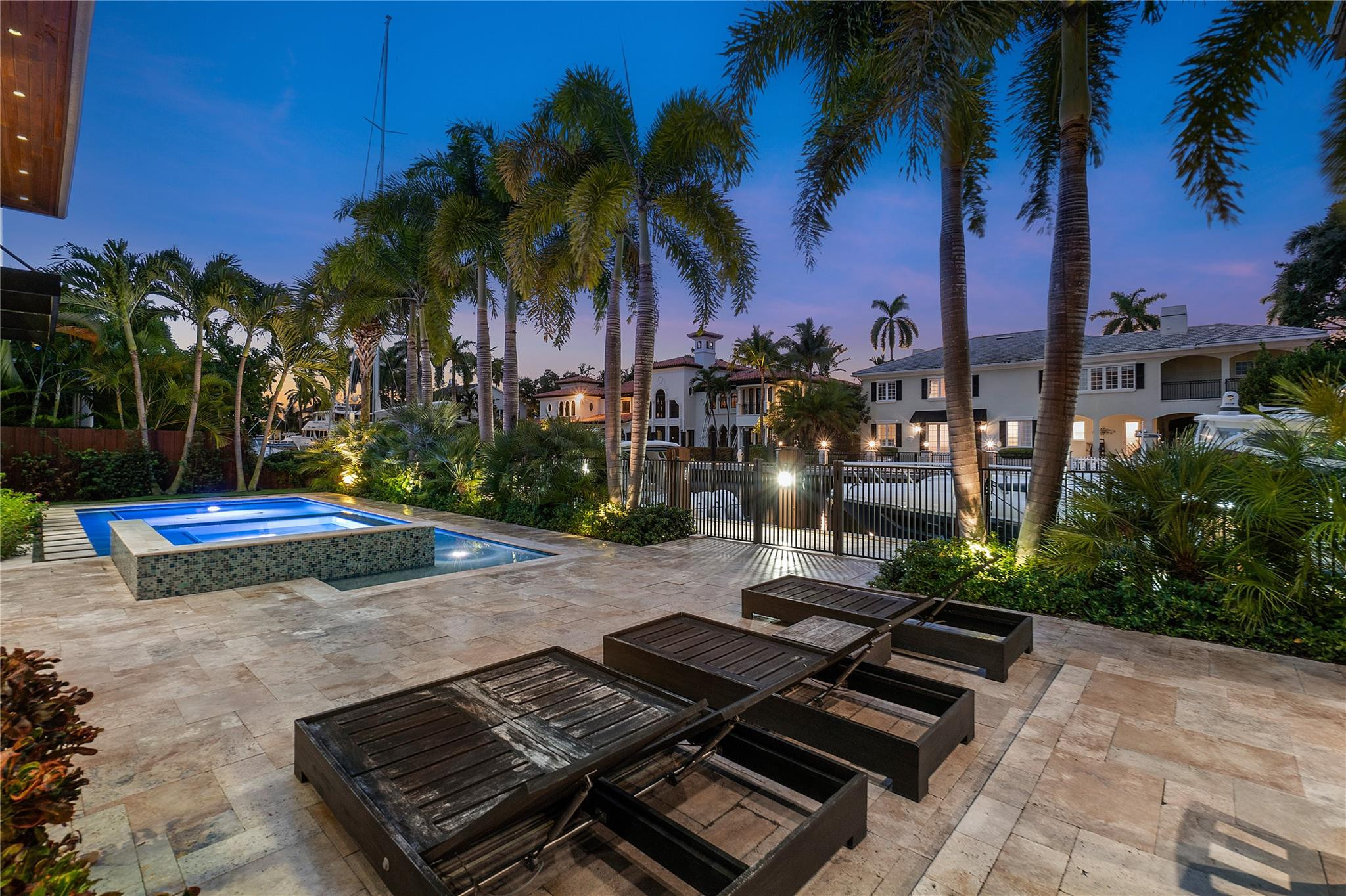 615 Royal Plaza Drive