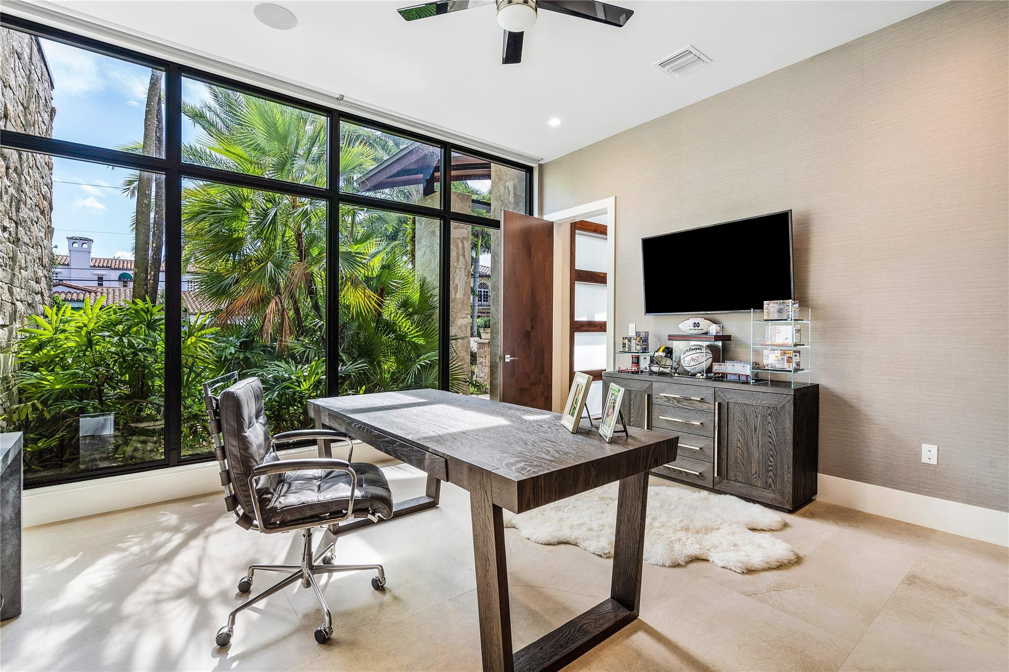 615 Royal Plaza Drive