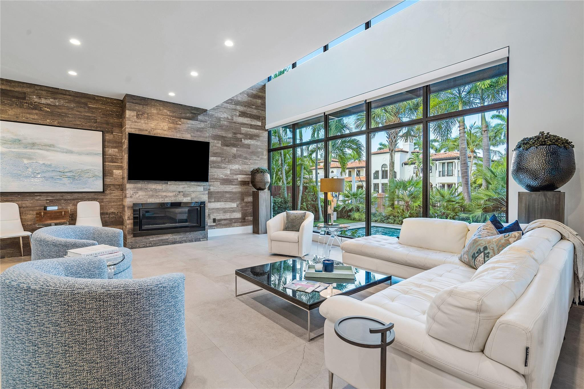 615 Royal Plaza Drive