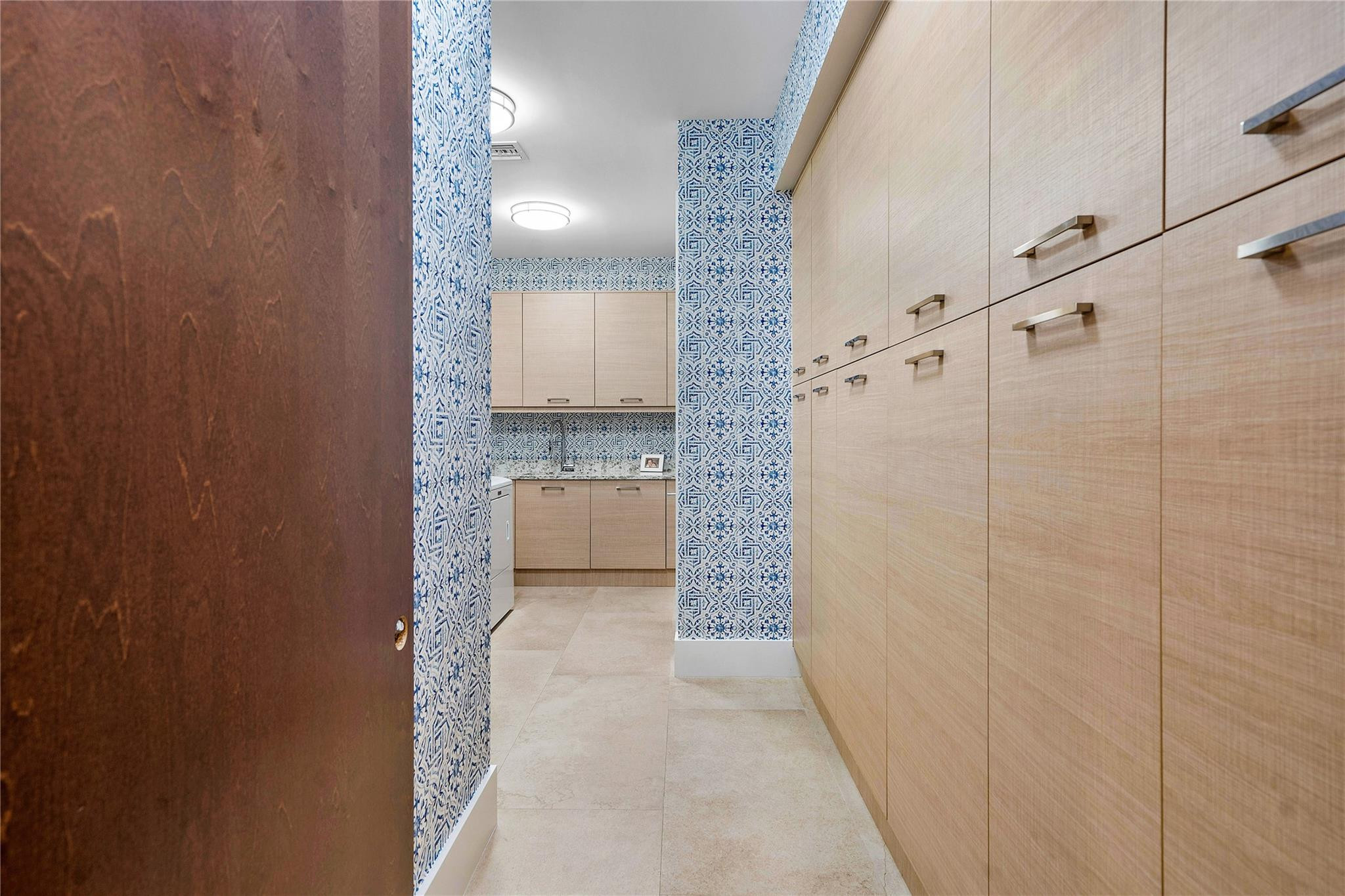 615 Royal Plaza Drive