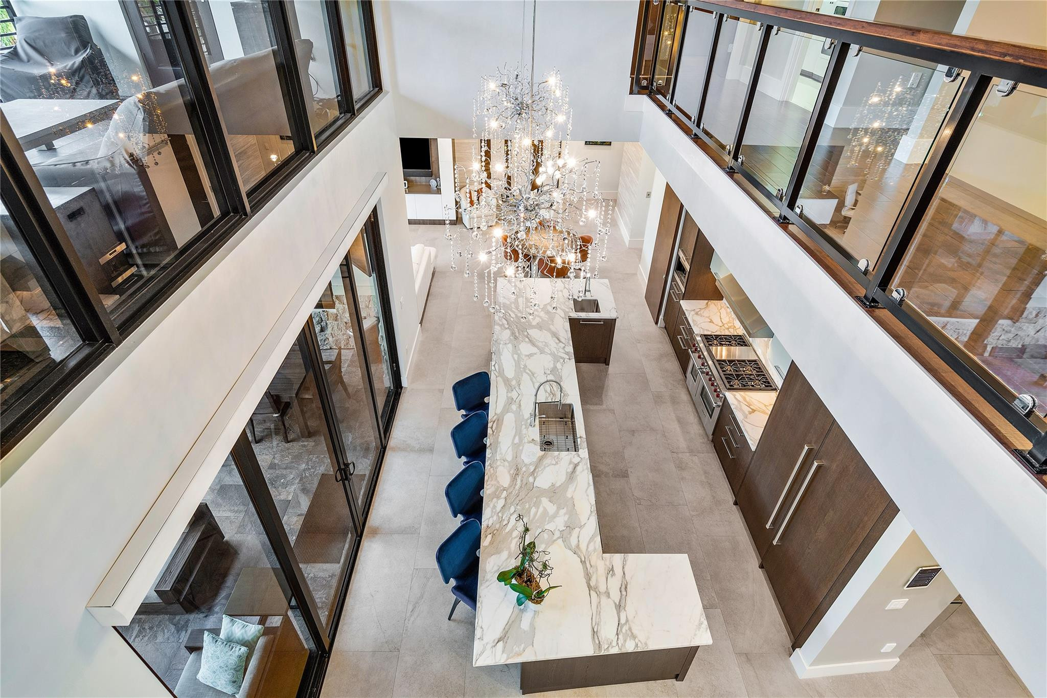 615 Royal Plaza Drive